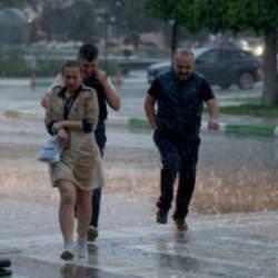 Sel, yıldırım, dolu... Meteoroloji il il uyardı: &Ccedil;ok kuvvetli geliyor!