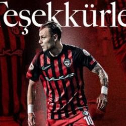 S&uuml;per Lig ekibi kaptanıyla yollarını ayırdı