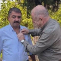 &Uuml;mit &Ouml;zdağ&rsquo;ın rozet oyunu elinde patladı: CHP'li başkandan yalanlama