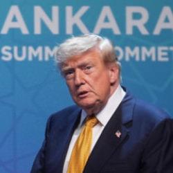 Trump'ın sağlık durumu nasıl? Boynundaki morluklar dikkat &ccedil;ekmişti: 'Tam puan aldım'