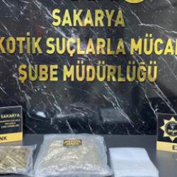 Kuzey Marmara&rsquo;da narkotik pususu: Otobandaki l&uuml;ks ara&ccedil;lardan kilolarca zehir fırladı!