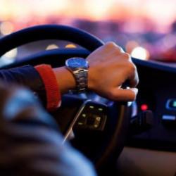Araba alacaklara yeni kriter geliyor! T&uuml;m s&uuml;r&uuml;c&uuml;leri ilgilendiriyor