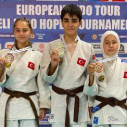 Avrupa Kupası'nda Konya r&uuml;zgarı! Miniklerden 3 madalya birden