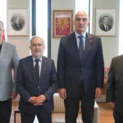 Bakan Ersoy, 15 Temmuz Derneği heyetini ağırladı