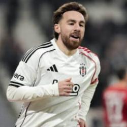 Beşiktaş ile anılan Fenerbah&ccedil;eli milli futbolcu Orkun K&ouml;k&ccedil;&uuml;'yle paylaşım yaptı!