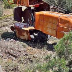 Devrilen trakt&ouml;r&uuml;n s&uuml;r&uuml;c&uuml;s&uuml; hayatını kaybetti