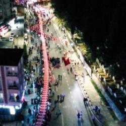 Esenler'de t&uuml;yleri diken diken eden manzara: 253 metrelik devasa kortej!