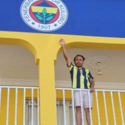 Fanatikliğin b&ouml;ylesi! Fenerbah&ccedil;eliler bayıldı 