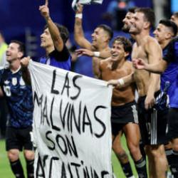 FIFA harekete ge&ccedil;ti! Arjantin'in İngilizleri &ccedil;ıldırtan 'Falkland' g&ouml;ndermesi masada