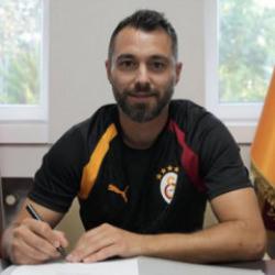 Galatasaray'dan eski futbolcusuna g&ouml;rev!