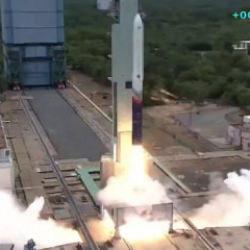 Hindistan'da &ouml;zel sekt&ouml;r tarafından geliştirilen ilk y&ouml;r&uuml;nge roketi başarıyla fırlatıldı