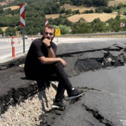 İki ili birbirine bağlayan yolda korkutan manzara: Kara yolu par&ccedil;alandı!