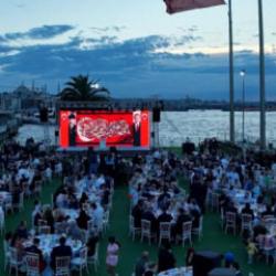 İstanbul Valiliğinden 15 Temmuz şehitlerinin aileleri ve gaziler onuruna yemek