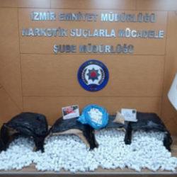 İzmir'de 196 bin 560 sentetik hap ele ge&ccedil;irildi, 3 tutuklama