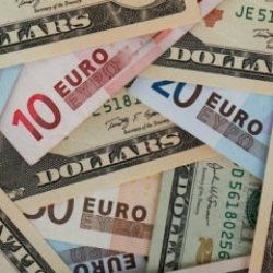 D&ouml;viz borcu olanlar ve yatırımcılar dikkat: Dev bankadan &ccedil;ift haneli y&uuml;kseliş uyarısı!