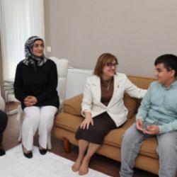 LGS birincilerine Fatma Şahin'den şampiyonlara yakışır &ouml;d&uuml;l!