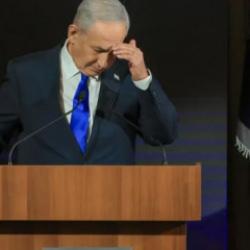 Netanyahu'ya b&uuml;y&uuml;k şok! Mecliste 'utan' sloganları! Terk etmek zorunda kaldı