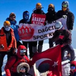 Ordulu dağcılar, T&uuml;rkiye'nin '&ccedil;atısına' ulaştı!