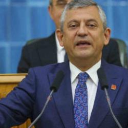 &Ouml;zg&uuml;r &Ouml;zel'den yeni parti sinyali