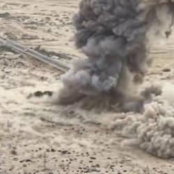 Pakistan'da kanlı pusu: Bomba y&uuml;kl&uuml; kamyonla dehşet sa&ccedil;tılar