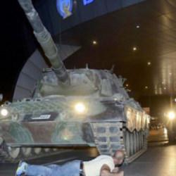 Saat saat ihanet, dakika dakika direniş! 15 Temmuz'un kırılma anı!