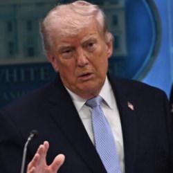 Trump'tan tarihi iddia: &Ccedil;in 220 milyon se&ccedil;men bilgisini &ccedil;aldı