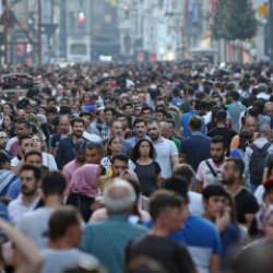 T&uuml;rkiye'de 2,5 milyon kişi iller arasında g&ouml;&ccedil; etti: En &ccedil;ok g&ouml;&ccedil; alan il yine şaşırtmadı!