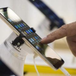 Akıllı telefonlara zam kapıda! Yeni d&uuml;zenleme 10 Ağustos'ta resmen y&uuml;r&uuml;rl&uuml;ğe giriyor