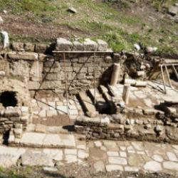 Aspendos'ta 2 bin yıllık keşif g&uuml;n y&uuml;z&uuml;ne &ccedil;ıktı