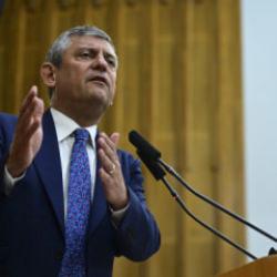 CHP'de &Ouml;zg&uuml;r &Ouml;zel'i korkutan tablo! En az 25 vekil 'Evet' oyu verecek