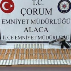 &Ccedil;orum&rsquo;da 756 adet sentetik ecza hapı ele ge&ccedil;irildi: 1 tutuklama