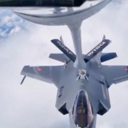 Danimarka'nın F-35 u&ccedil;ağına havada yakıt ikmali