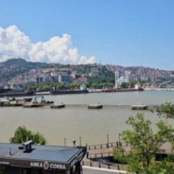 Denizin rengi bir anda değişti! G&ouml;renler şaşkına d&ouml;nd&uuml;