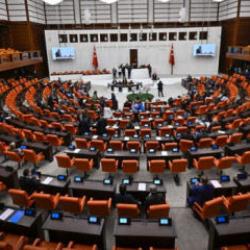 Daha &ouml;nce g&ouml;r&uuml;lmemiş plan! Dikkat &ccedil;eken iddia! 10 vekil daha parti değiştirecek! 