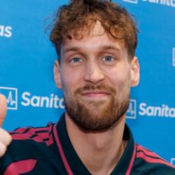 Fenerbah&ccedil;e'den ayrılmıştı! Real Madrid'e imza attı