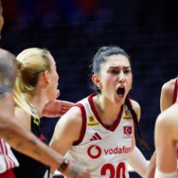Filenin Sultanları yarı final i&ccedil;in parkede! 