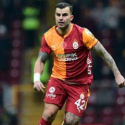 Galatasaray, Abd&uuml;lkerim Bardakcı'ya alternatif olarak eski Fenerbah&ccedil;eliyi belirledi
