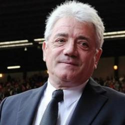 İngiliz futbolunun efsanesi hayatını kaybetti