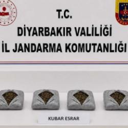 Jandarmadan narkotik darbesi: Kilolarca toz esrar ve binlerce hap ele ge&ccedil;irildi!