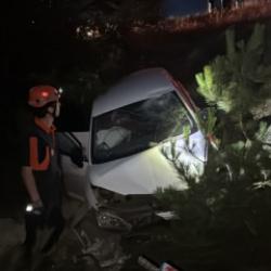 K&uuml;tahya'da otomobil ile motosiklet &ccedil;arpıştı, 5 kişi yaralandı