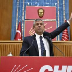 &Ouml;zel&rsquo;in Yeni Parti&rsquo;sinin ilk icraatı kriz &ccedil;ıkardı: CHP'nin sosyal medya hesaplarına &ccedil;&ouml;kt&uuml;