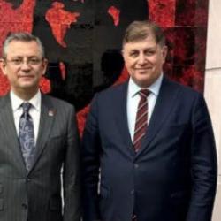 &Ouml;zg&uuml;r &Ouml;zel'e İzmir şoku! Cemil Tugay verdiği s&ouml;zden d&ouml;nd&uuml;
