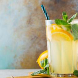 Sadece 1 limonla ferahlatan limonata tarifi