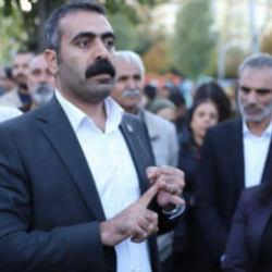 Son Dakika: Diyarbakır B&uuml;y&uuml;kşehir Belediyesi Eş Başkanı Doğan Hatun istifa etti