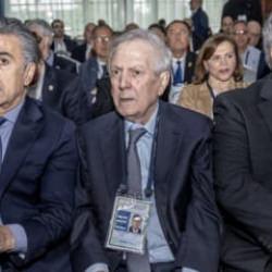 Fenerbah&ccedil;e'de istifa r&uuml;zgarı! Mahmut Uslu dahil 7 y&ouml;netici istifa etti