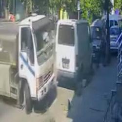 Su tankeri dehşet sa&ccedil;tı! Kaza sonrası şof&ouml;r olay yerinden ka&ccedil;tı