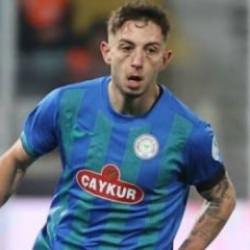 S&uuml;per Lig ekibinde ayrılık! 27'lik orta saha Polonya'ya transfer oldu