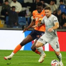 S&uuml;per Lig ekibinde flaş karar: Polonyalı orta saha ile yollar ayrıldı