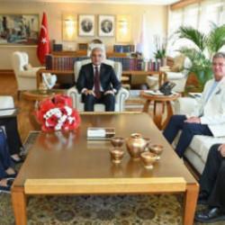 Bakan Ersoy, Bolşoy Tiyatrosu'nda tarihi başarıya imza atan Nilay Tahiroğlu'nu tebrik etti