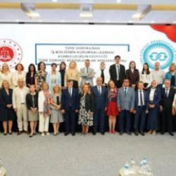 T&uuml;rk D&uuml;nyasına ortak hukuk